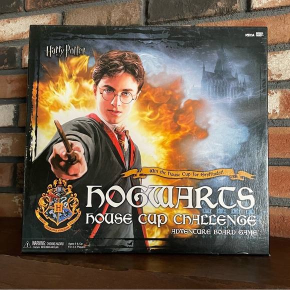 Hogwarts House Cup Challenge Harry Potter Adventure Board Game Hard to Find - Picture 1 of 9
